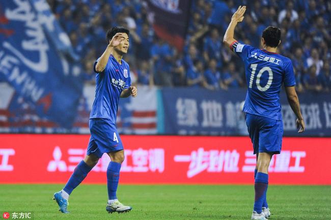 金基熙庆祝进球