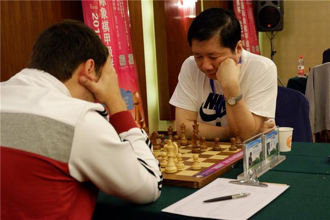 江苏队老将徐俊8月19日,映美杯中国国际象棋甲级联赛无锡站第13轮继续