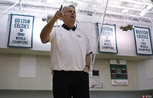 在这件事情上，我们都不是预言家视角