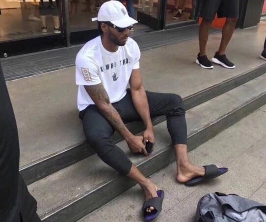 著名球星流落街头