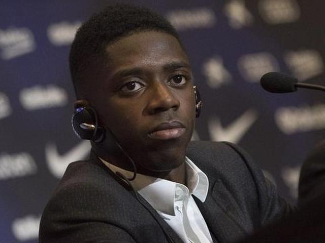 登贝莱正式亮相巴萨