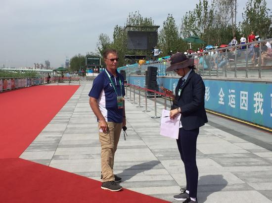 赛艇赛场上的洋面孔