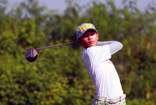 11岁吴祖旭飚出69杆