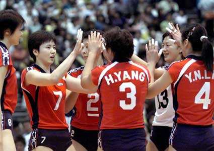 陈忠和带领的中国女排 资料图