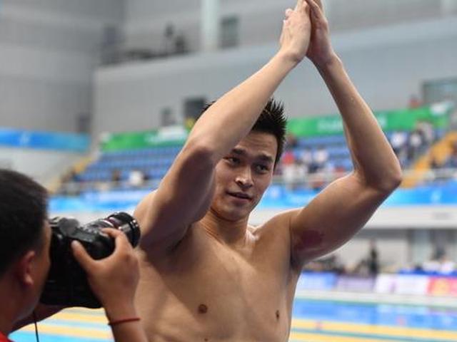 孙杨800自夺冠赛后采访