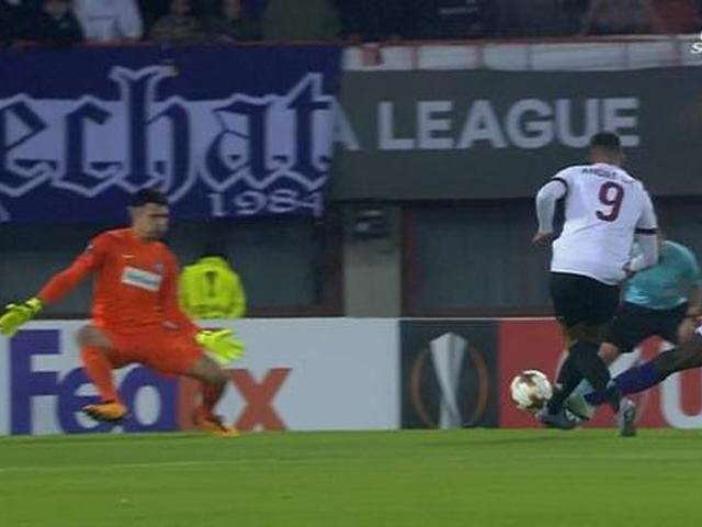 A席尔瓦单刀推射破门