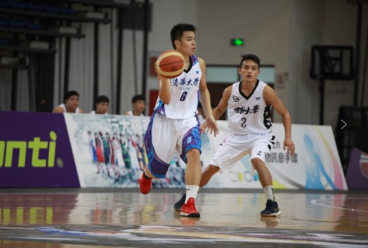 六高校参加首届篮球邀请赛