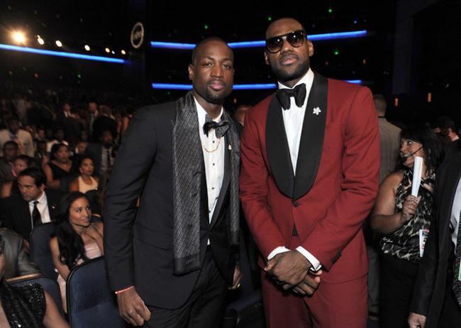 詹皇：老铁，还需要我发招吗？