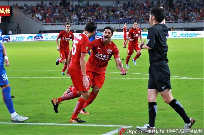 新浪体育评选出中超第25轮最佳阵容