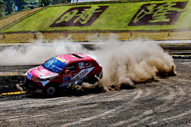 众泰T600越野车队徐莹获得排位赛全场第一