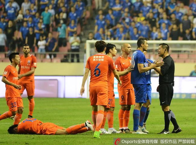 鲁能客战申花争议不断