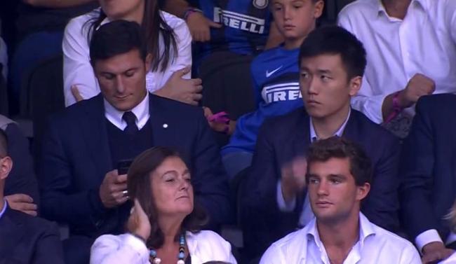 萨内蒂与张康阳观战