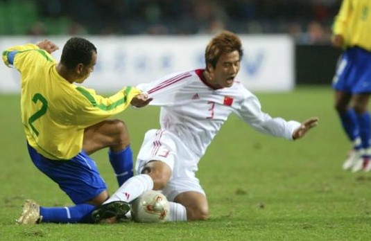 2003年中巴友谊赛，杨璞再遇卡福