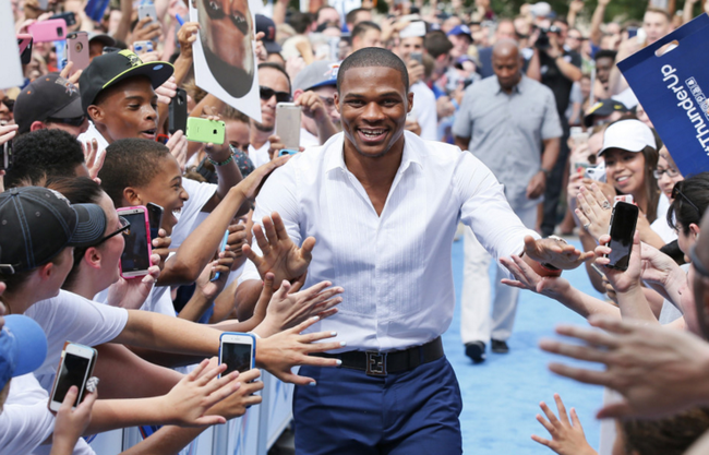 威少提前续约！