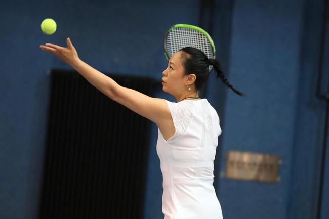 黄绮珊杯网球赛在京开幕黄绮珊混双救8赛点获胜