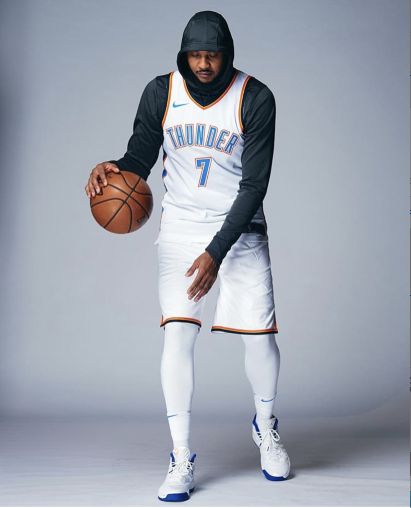 安东尼晒连帽衫照片:被关注时你就知道你是谁