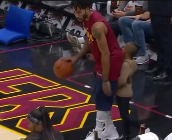 罗斯揭幕战热身背打小罗斯