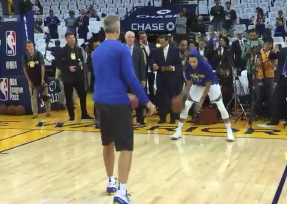 库里赛前热身秀运球