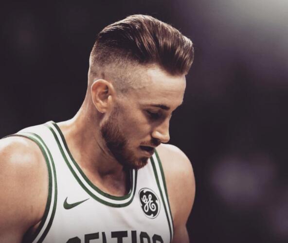 海沃德北京时间10月19日,据美媒体报道,凯尔特人主帅布拉德-史蒂文斯