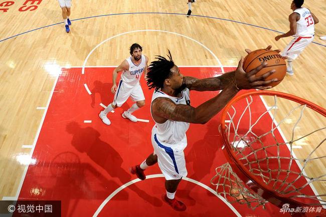 小乔丹打爆了湖人内线