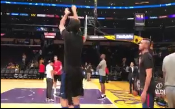 快船新援特奥三分稳如狗