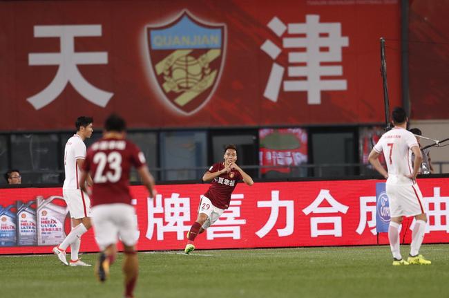 张利峰庆祝进球