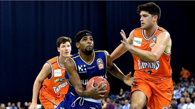 澳洲NBL-子弹83-78坎斯大班