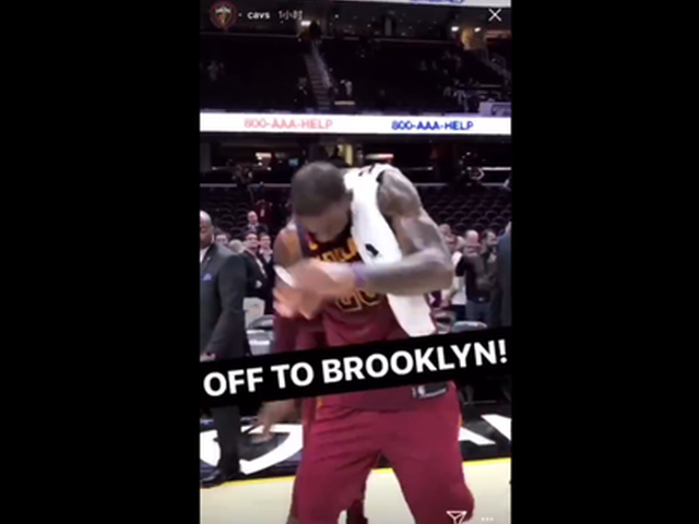 詹韦庆祝动作新加拍屁股