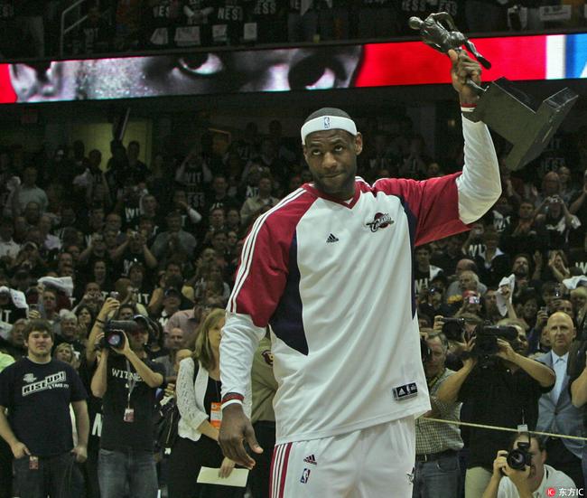 球迷预测詹姆斯能拿MVP