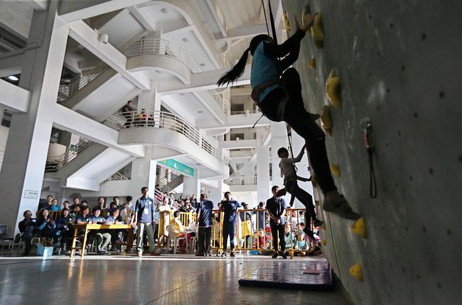 本次赛事设难度赛、攀石赛、青少年标准速度赛等6个项目