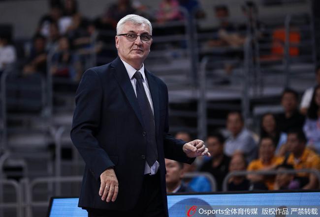 广东队主帅尤纳斯