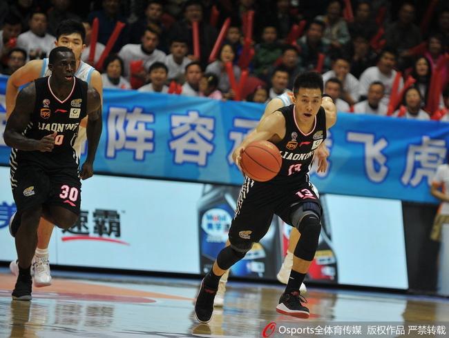 郭艾伦今天表现很高效