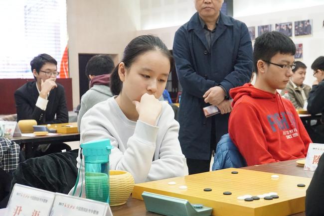 尹渠秀丽出战