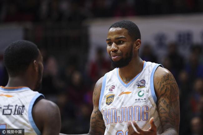 新疆新外援肖恩朗