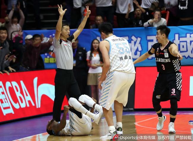 疆辽战最后时刻的争议判罚