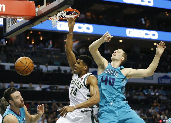 字母哥开赛表现十分强势