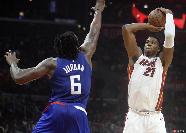 白边21分17板热火险胜快船