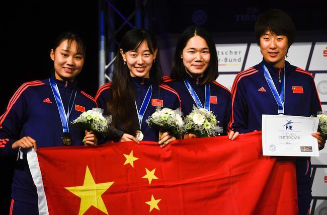 中国女子重剑获得今年世锦赛团体亚军