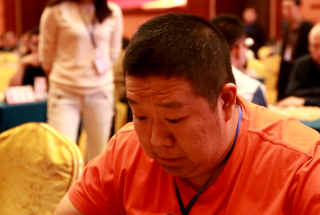 象棋业余棋王赛王昊保持不败 离卫冕一步之遥