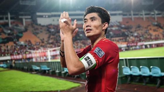 恒大谢场郑智难掩沮丧