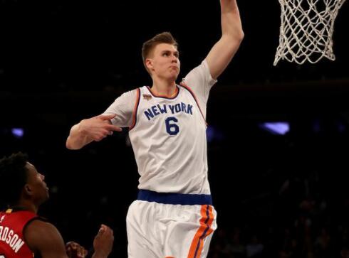 波神收到了肘部伤势的困扰