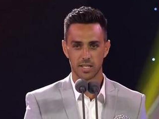 扎哈维荣膺2017中超MVP