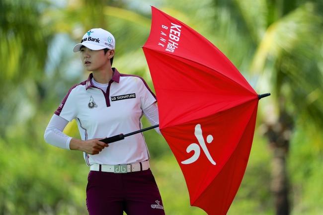 朴城炫世界第一宝座刚刚坐了一周