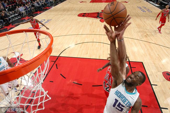 沃克砍下47分难救主