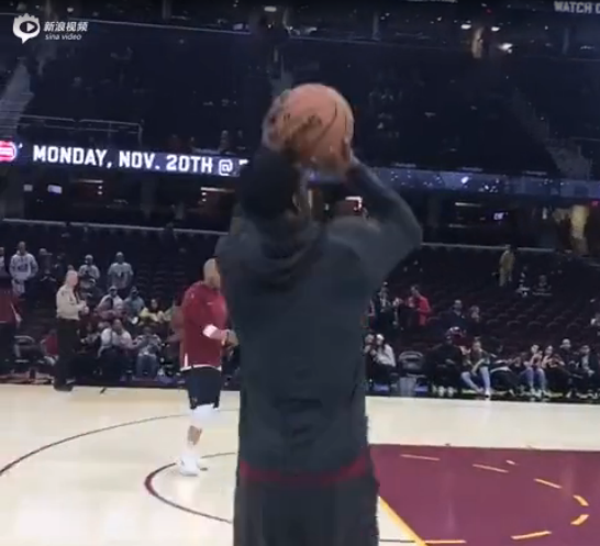 jr史密斯赛前热身美如画