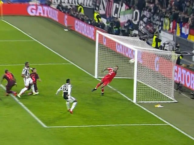 拉基蒂奇任意球中柱