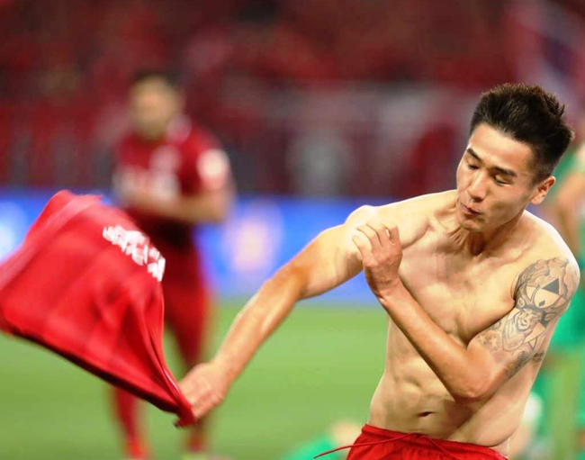 本赛季在上港韦世豪并没有获得太多的机会