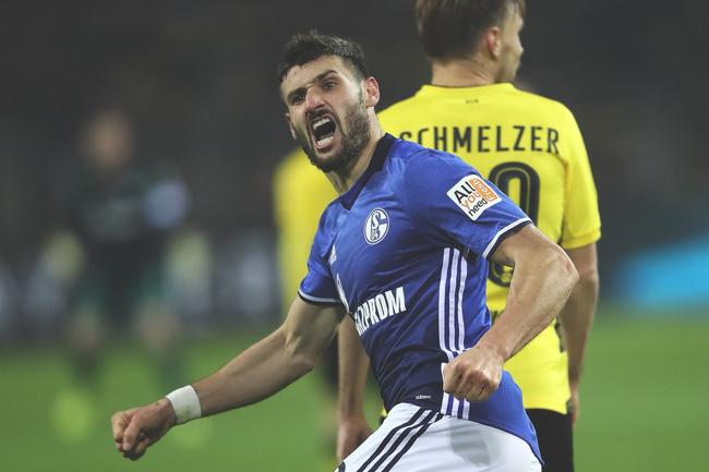 沙尔克下半时连追4球