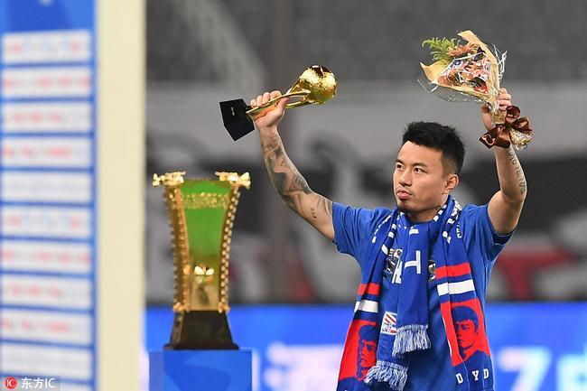 曹赟定帮助申花拿到中超时代的第一个冠军
