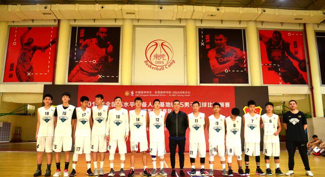 东莞篮球学院夺冠